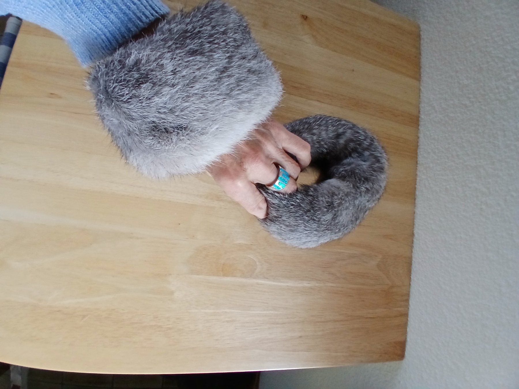Sonstige Kleidung & Accessoires: Echtpelz Arm Manschetten  Accessoire! – Neu (gemäss Beschreibung) aus Beckenried von SylvkensWorld 1