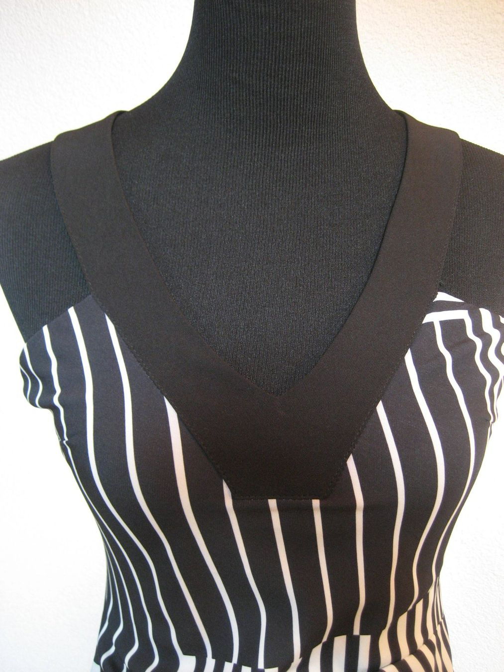 Vestiti: Robe stretch Rinascimento taille S – Usato da Delémont venduto da marryb 1