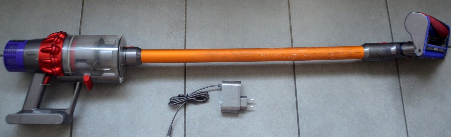 Dyson Aspirapolveri & Accessori: Dyson Cyclone V10  Staubsauger / aspirateur – Usato da Collonges venduto da arashee 1