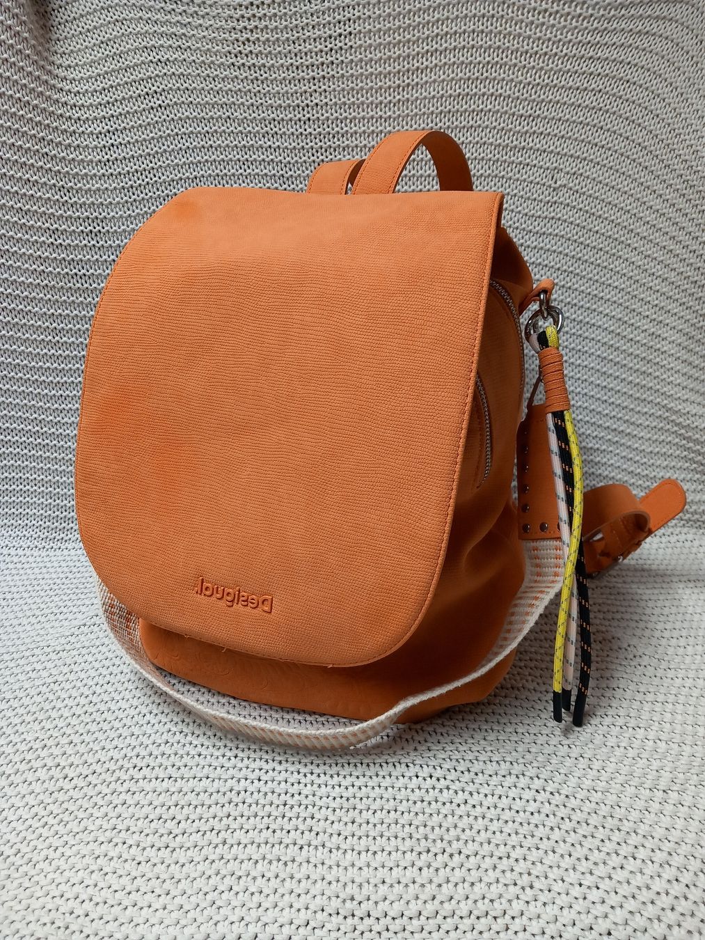 Desigual Zaini: Wunderschöner Desigual Rucksack – Usato da Merligen venduto da muss_haben