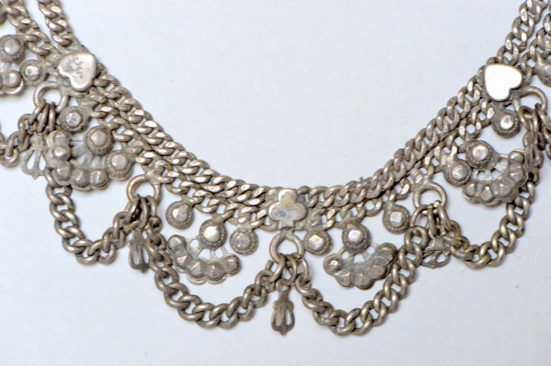 Catenine: Ancien collier en métal – Usato da Neuchâtel venduto da Neuchatel 1
