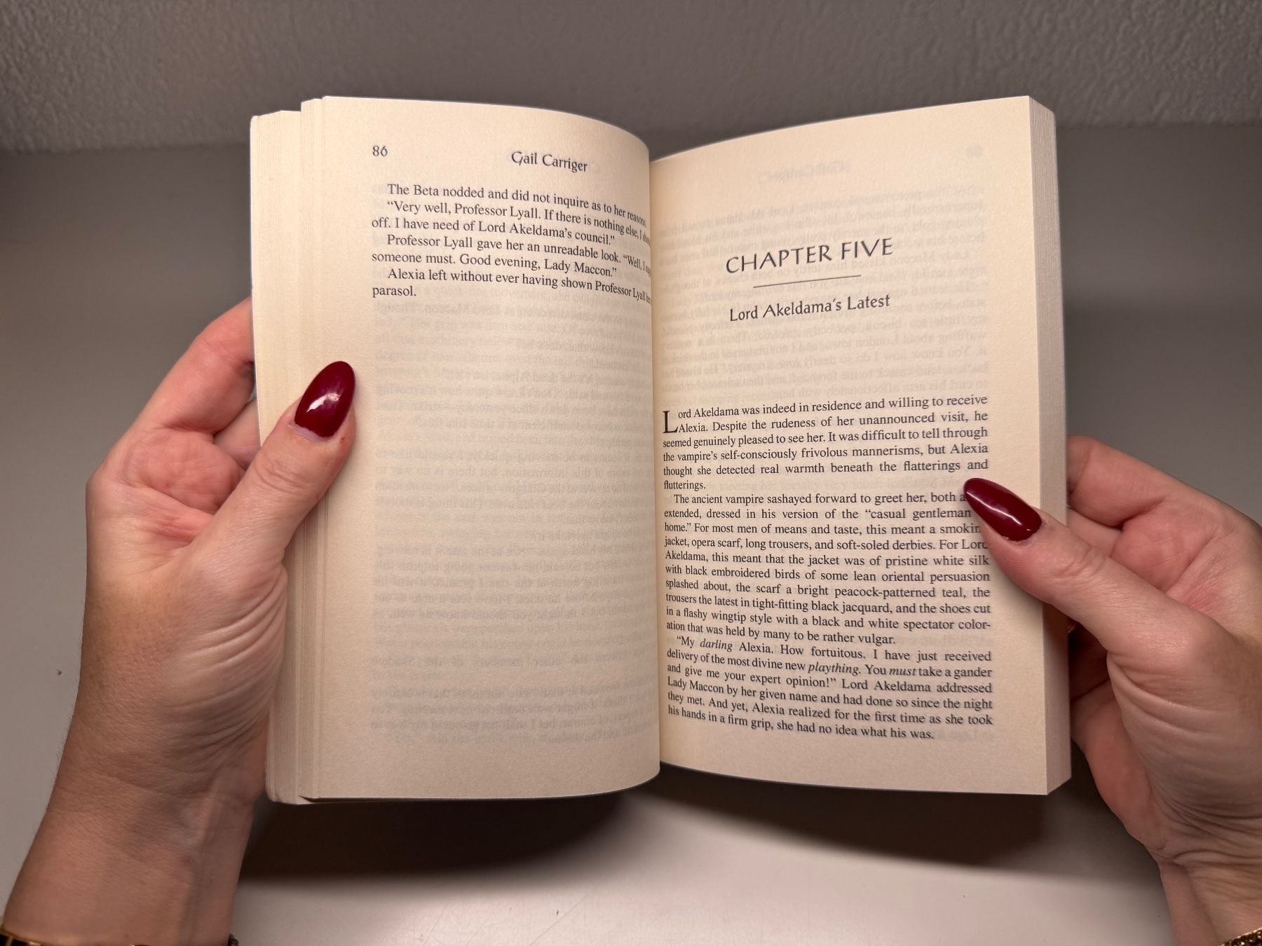 Libri: NOVEL: Gail carriger, Changeless – Usato da Grosswangen venduto da English_books 4
