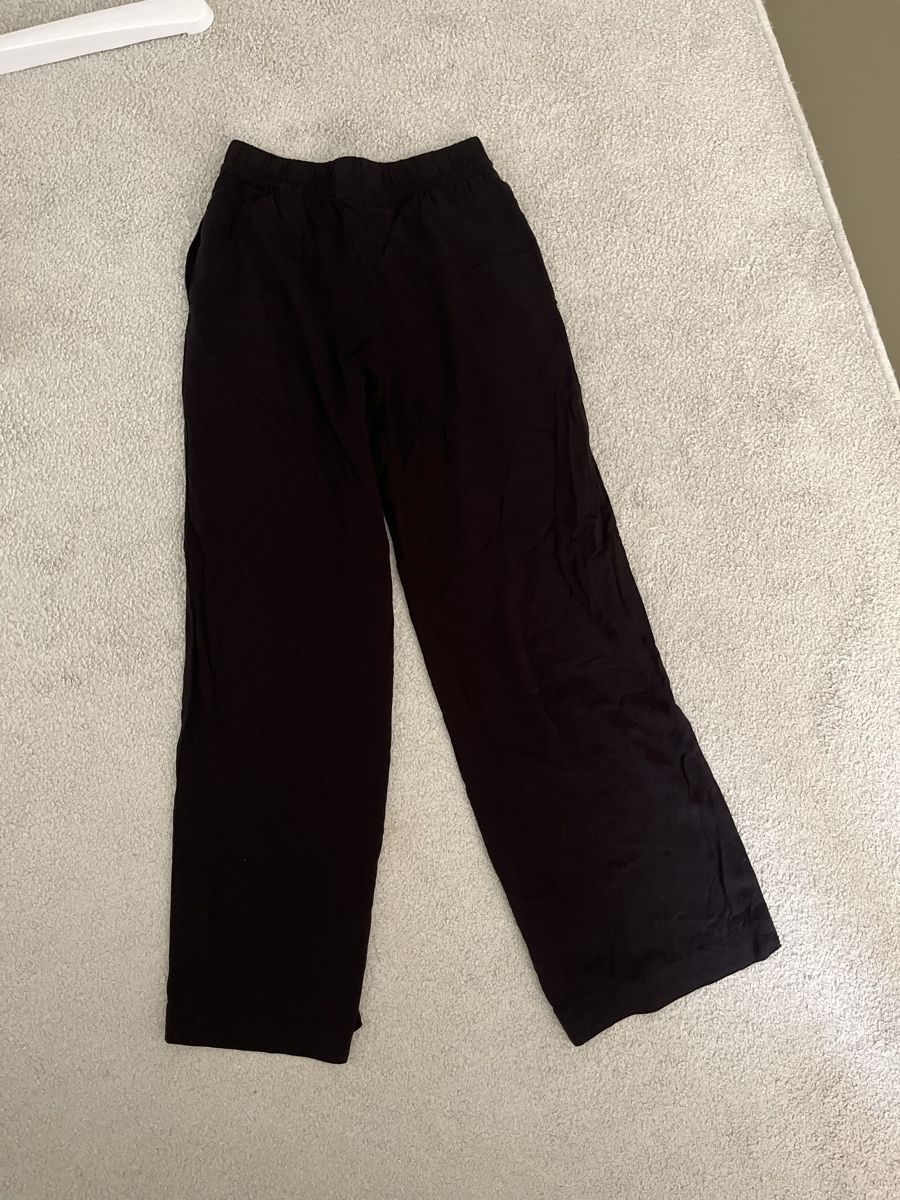 H&M Pantaloni: schwarze Stoffhose mit Gummizug – Nuovo (secondo la descrizione) da Zürich venduto da ole_8rwr 2