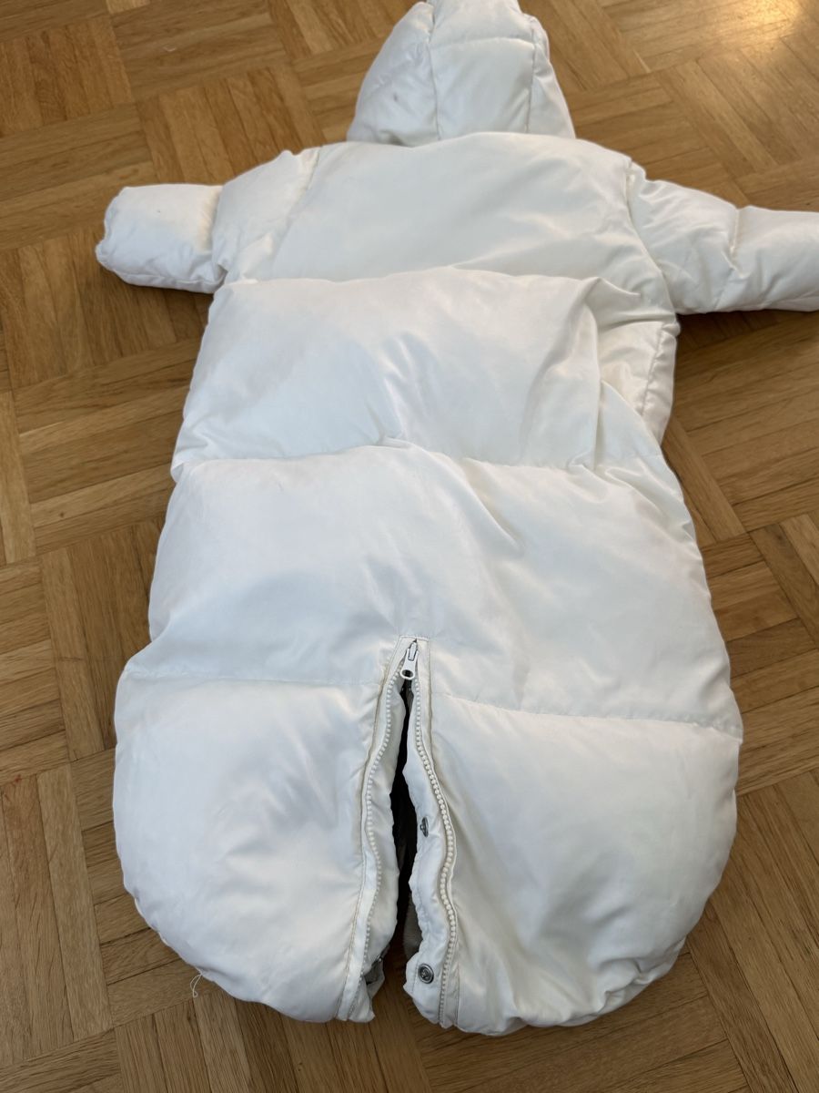 Lotti & Set di vestiti: Winter Baby Bundle: Snowsuit, Converse, Adidas & Booties! – Usato da Basel venduto da Ninot 3