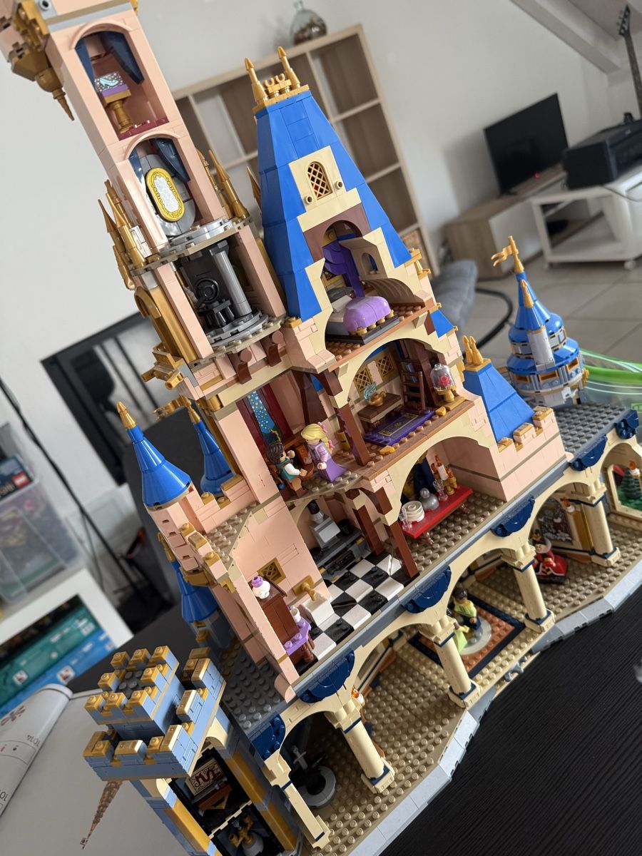 Lego Kit di costruzioni: Lego Disney Castle 43222 – Usato da Bonstetten venduto da Johanne_Lamalle 1