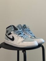 Nike Air Jordan 1 Mid blau weiss, Grösse 43