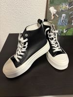 Sneakers Schwarz mit Herz, Grösse 41 