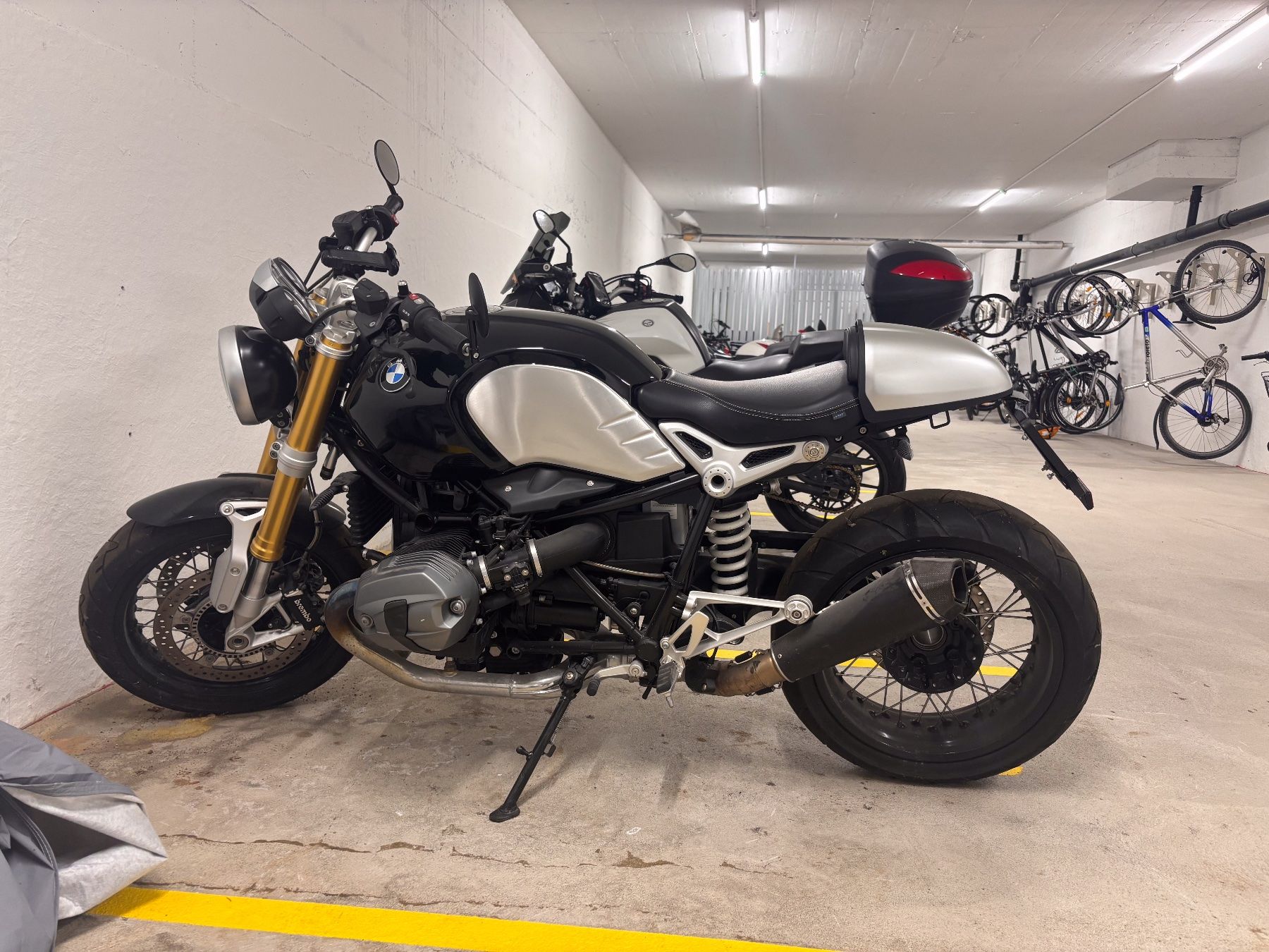 BMW Strada: BMW R nineT ABS ca. 9’000 km 2015 – Usato da Jona venduto da DrKefir