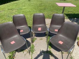 Lot de 5 chaises brunes (1)