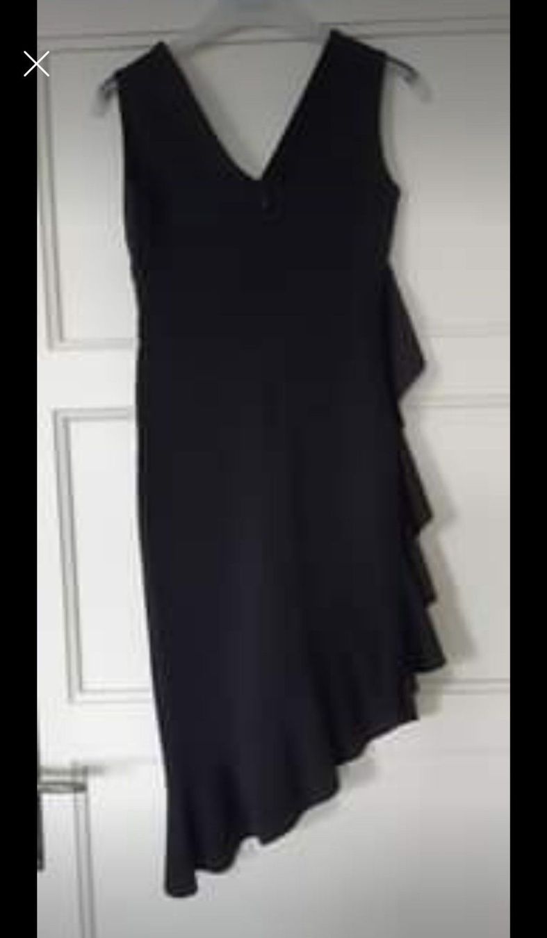 Vestiti: Robe noire taille 36 – Nuovo (secondo la descrizione) da Courtedoux venduto da aur_yb9k 1