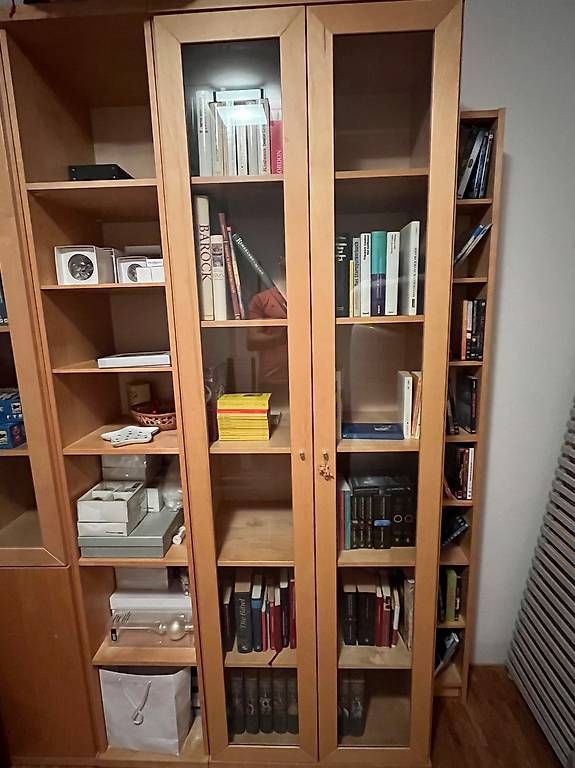 Ikea Scaffali: IKEA BONDE Regalsystem mit Glastüren – Usato da Ennetbürgen venduto da Leibniz