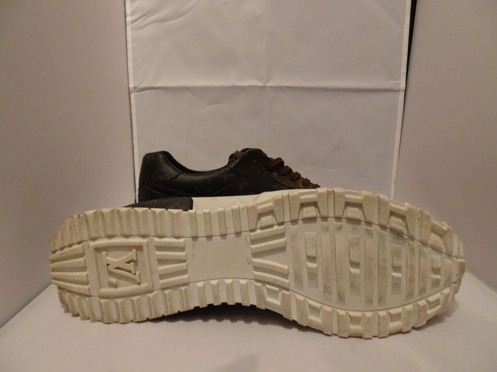 Louis Vuitton Scarpe da uomo: Louis Vuitton  Run Away Sneakers  //      Gr. 44 (9 1/2) – Usato da Frenkendorf venduto da Sakima1 3