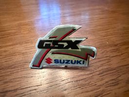 Anstecknadel Suzuki GSX Logo Metall gebraucht guter Zustand