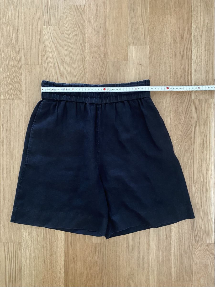 Cos Pantaloni: Short en lin COS – Usato da Les Acacias venduto da flozette 1
