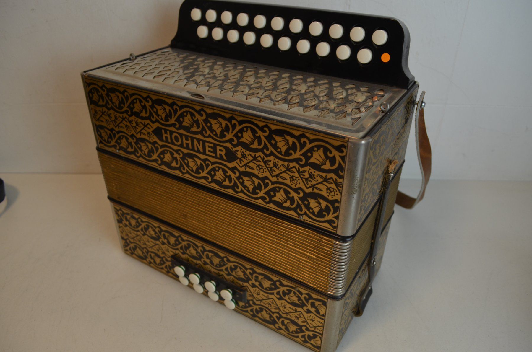 Hohner Strumenti musicali: Akkordeon diatonisch Hohner – Usato da Zürich venduto da baumusik 2