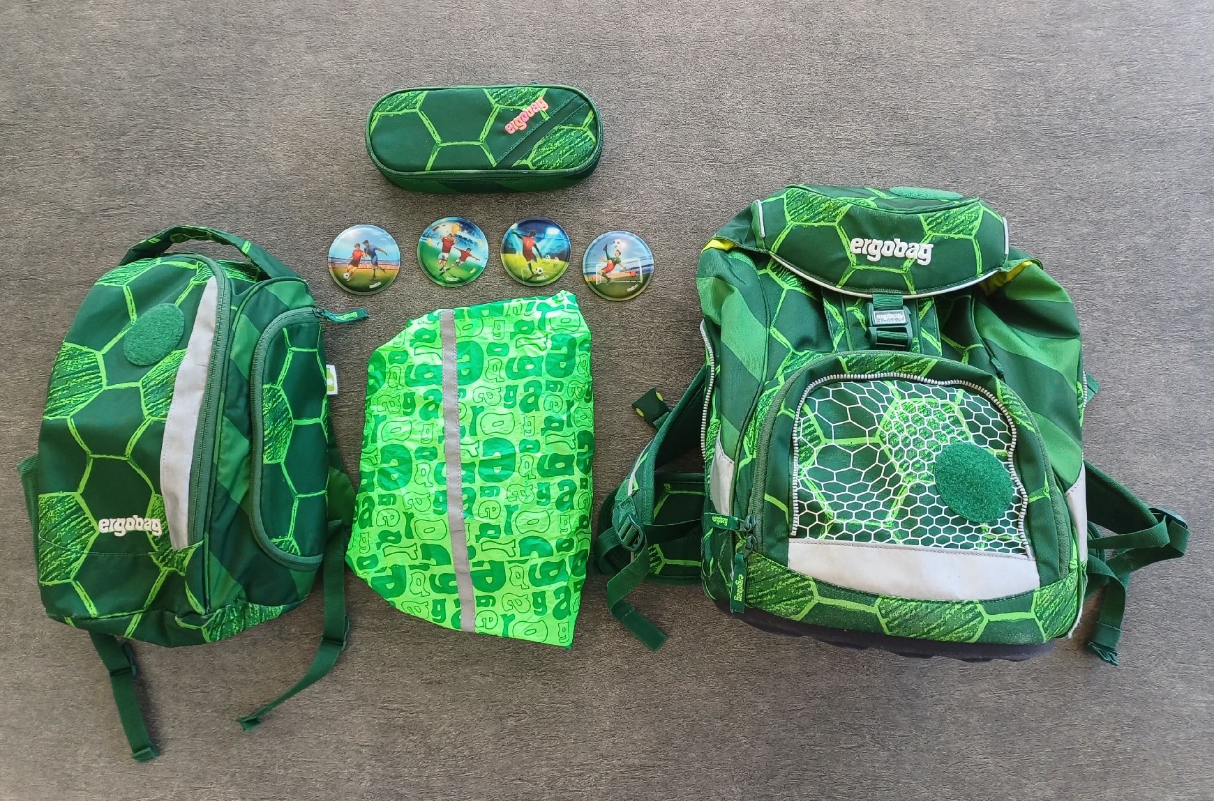 Ergobag Zaini: Ergobag Schulrucksack Set Fussball grün gebraucht – Usato da Egnach venduto da Matto01 1