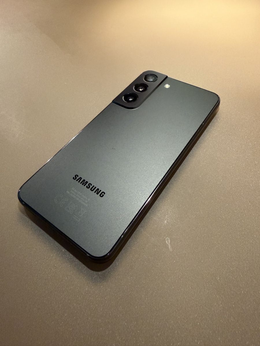 Samsung Handys / Smartphones: Samsung Galaxy S22, 128GB, phantom black – Gebraucht aus Hägendorf von FRESHANDFRIENDLY 1