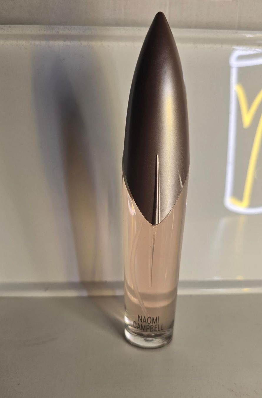 Parfum & Eau de Toilette: Naomi Campbell Eau de Toilette 50ml – Gebraucht aus Kestenholz von Porsche117