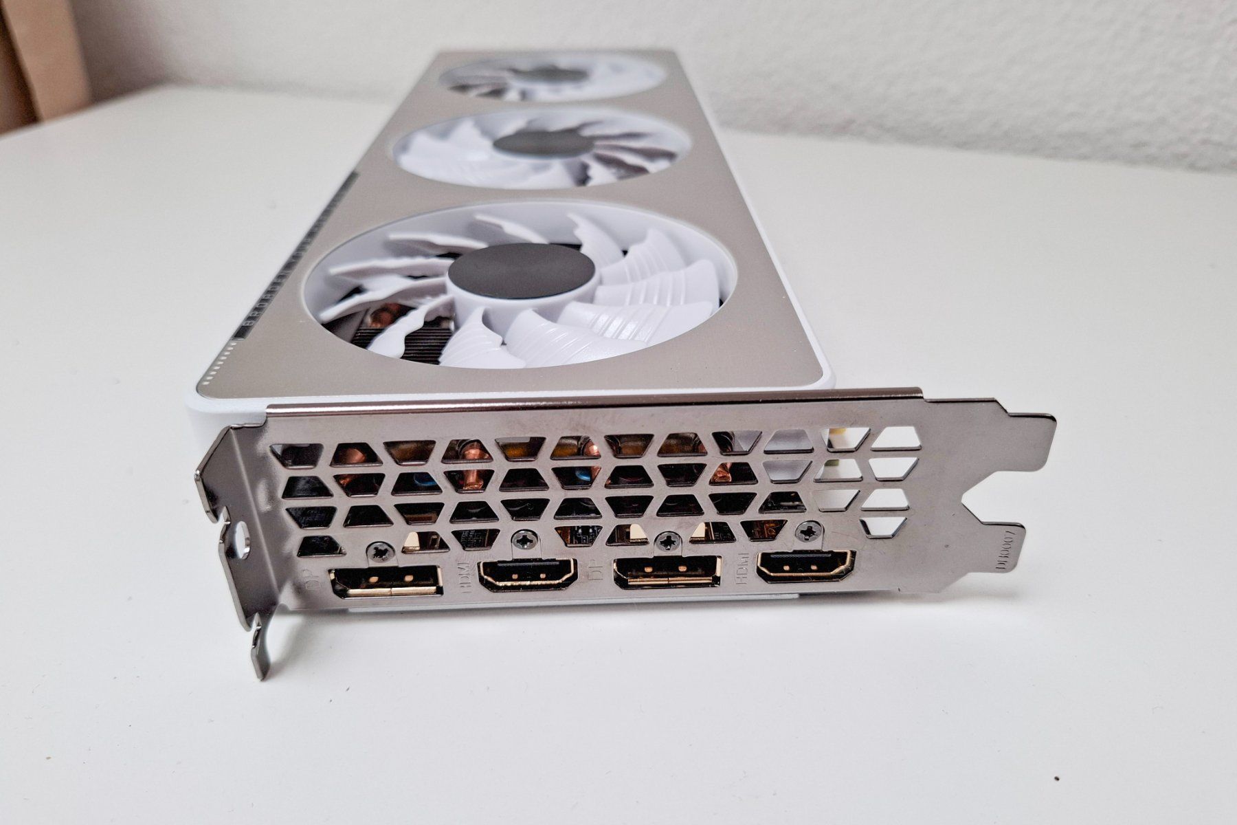 Gigabyte Schede grafiche: Gigabyte RTX 3060 Ti Vision 8 Gbyte fast unbenutzt – Usato da Dietwil venduto da dir_kwy5 2