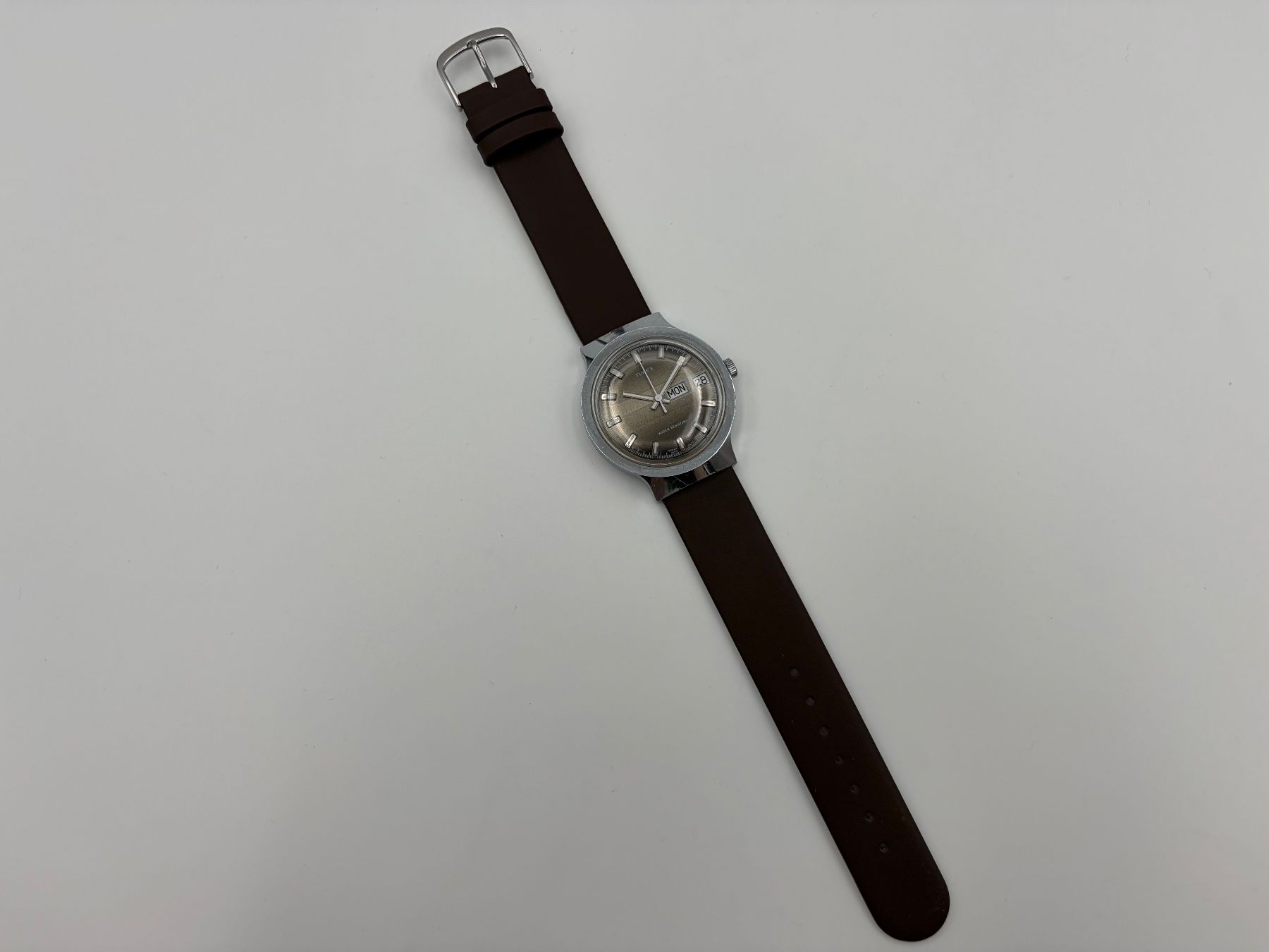 Timex Montres: Timex Handaufzug Day-Date Vintage – D'occasion à Unterentfelden par JG2026 1