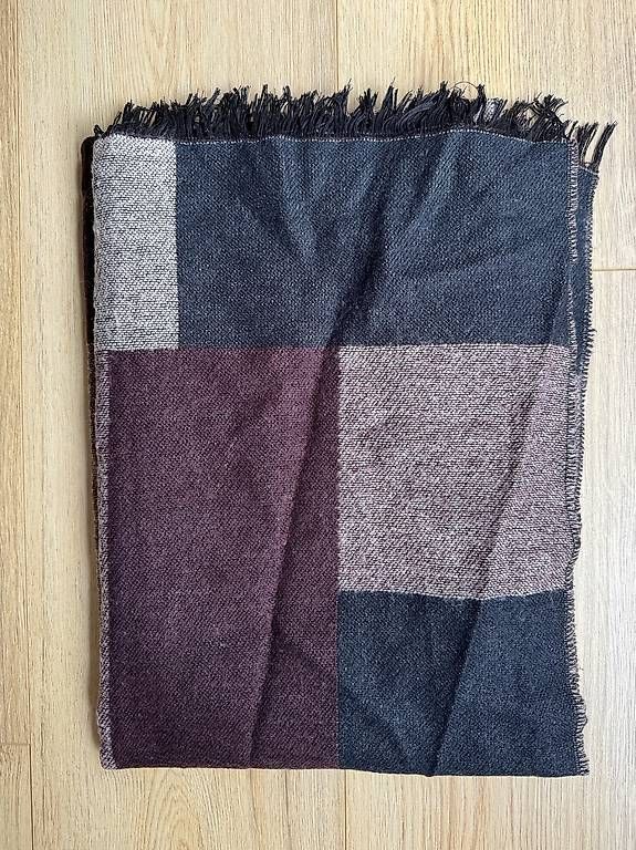 Foulards & écharpes: Schal violett/blau gemustert – D'occasion à Aadorf par mar_l5n2 1
