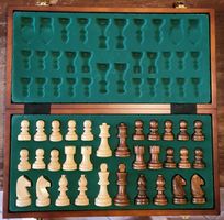 Schachspiel mit Klapkoffer