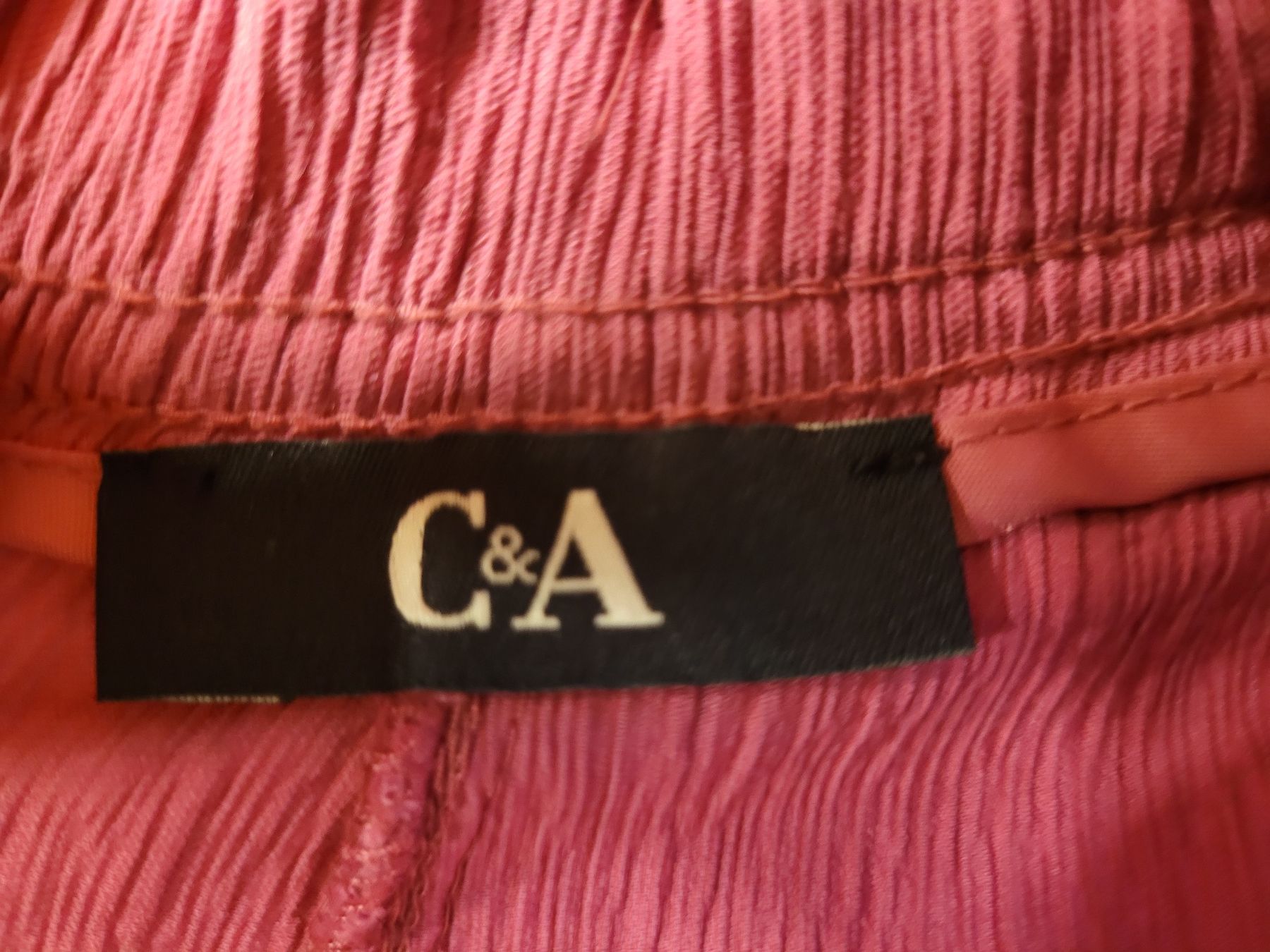 C&A Pantaloni: C&A short pink 38 – Usato da Lausanne venduto da PlusValue_Lausanne 2
