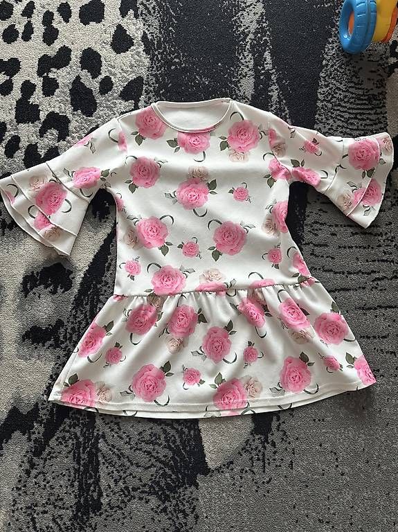 Vestiti & Gonne: Robe fleur fille 6 ans  – Usato da Renens VD venduto da mary184