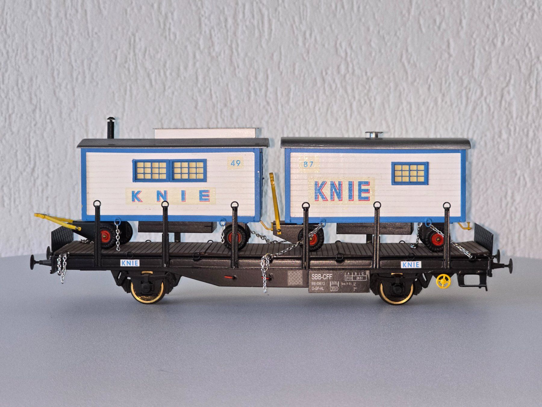 Modelleisenbahnen: Circus Knie, Hermann, Webtrain, Hag, Buco,  2 Leiter  = – Gebraucht aus Kloten von Nicola2 2