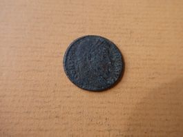 uralte Bronzemünze   18 mm     2.21 g