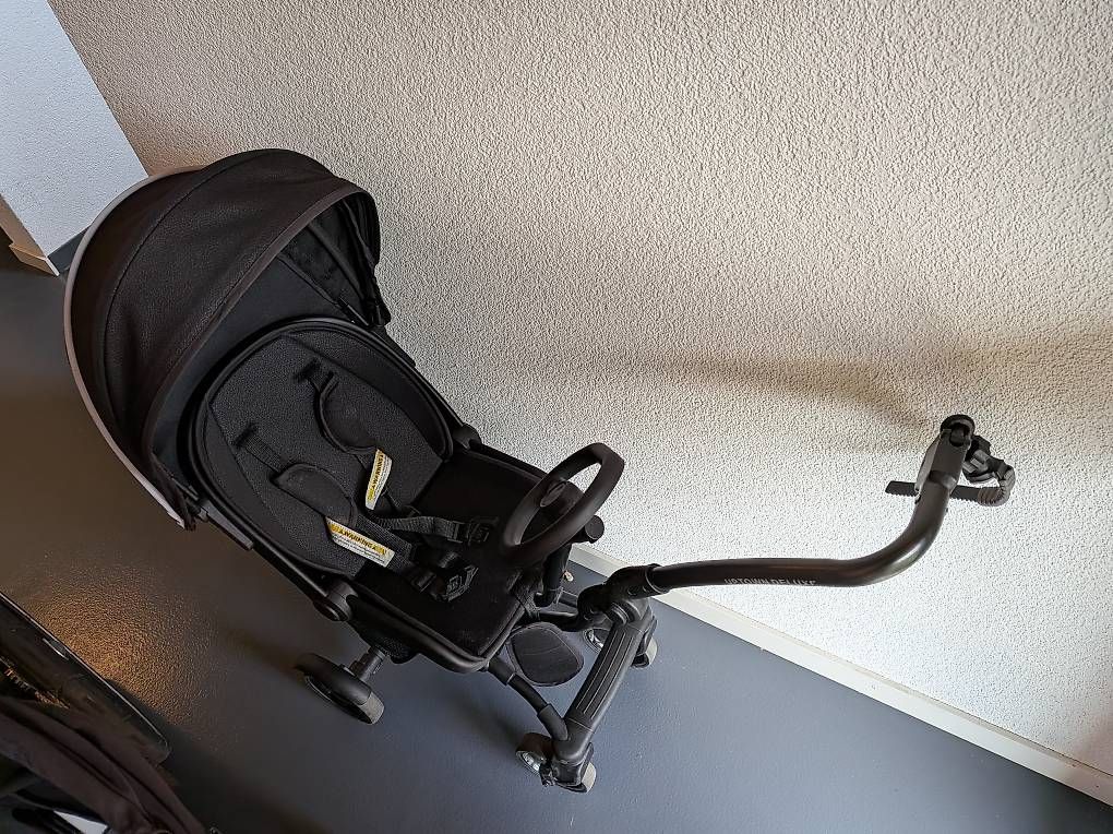 Poussette: Zusatzsitz zu Kinderwagen – D'occasion à Frutigen par Phi_br9l