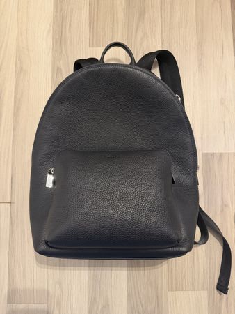 Neuwertiger Hugo Boss Kalbsleder Rucksack