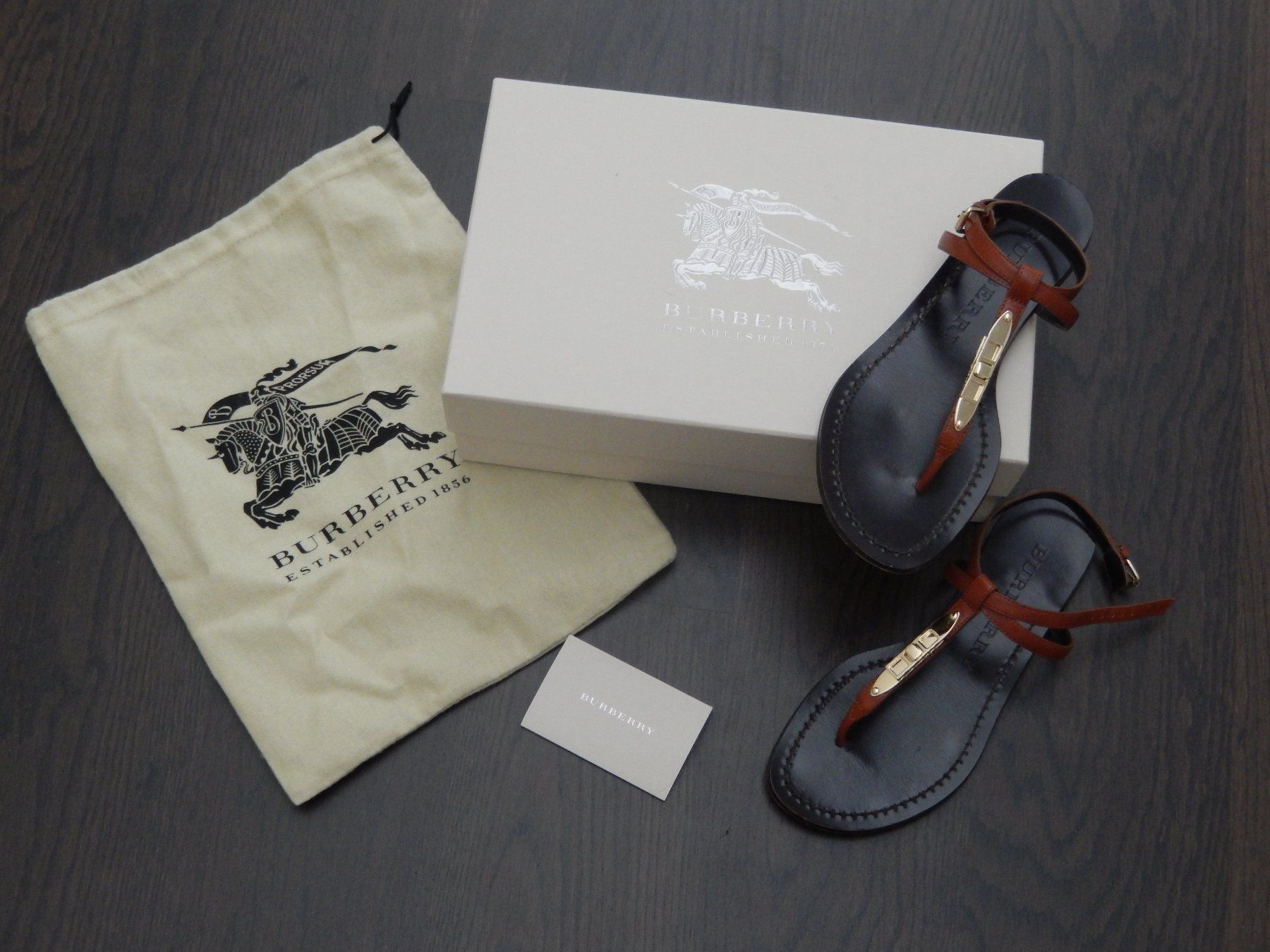 Burberry Damenschuhe: Orig. BURBERRY Leder Sandalen Gr.36 – Gebraucht aus Tuggen von vivira 8
