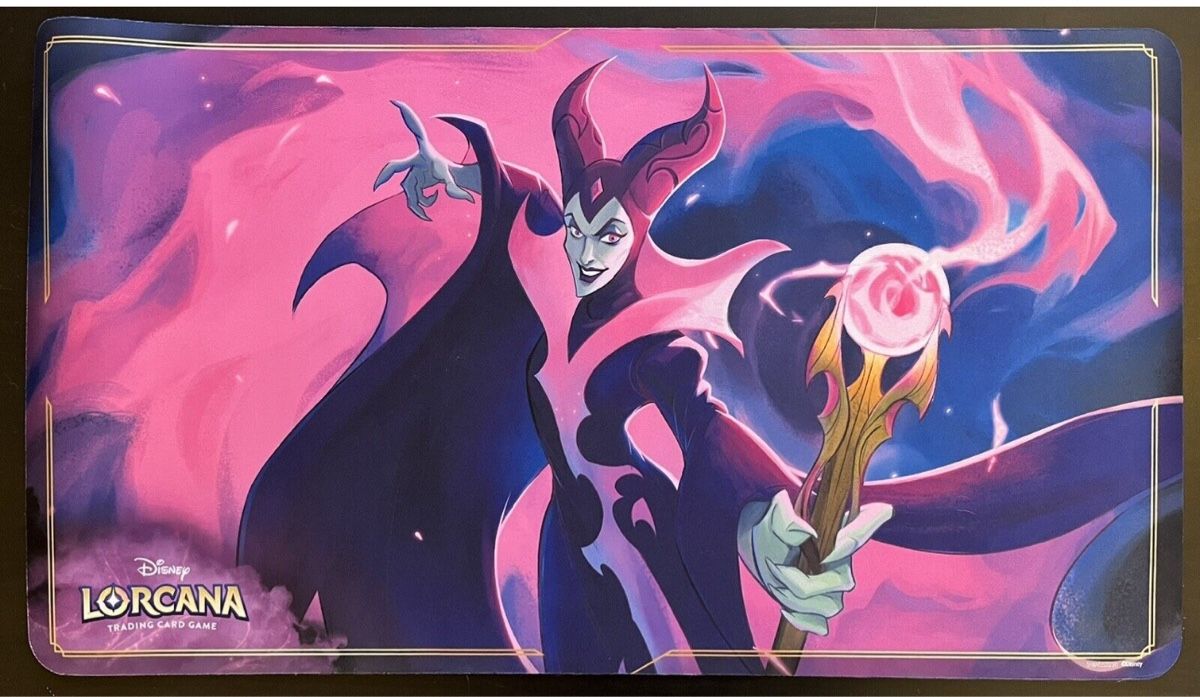 Disney Carte collezionabili: Lorcana maleficent playmat – Nuovo e nell'imballaggio originale da Massagno venduto da pokecoach