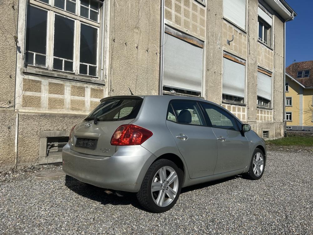 Toyota Auris 2.2D-Cat