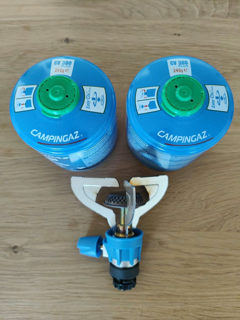 Decathlon Cuisines complètes: Campinggaskocher inkl. 2 Gaskartuschen – D'occasion à Rothrist par chbluemli