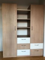 Schrank und Bettgestell mit Lattenrost