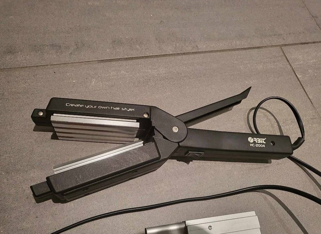 Piastre & Arricciacapelli: Haarstyler, Haargläter – Usato da Hellbühl venduto da d.d.d.125