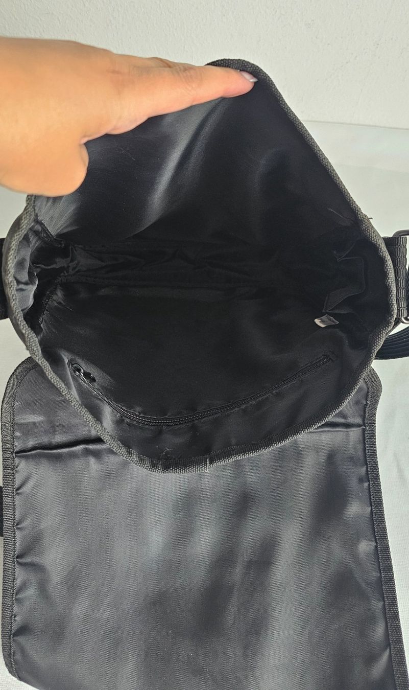 Hugo Boss Borse: ***HUGO BOSS*** Umhängetasche – Usato da Bronschhofen venduto da Xena37 5