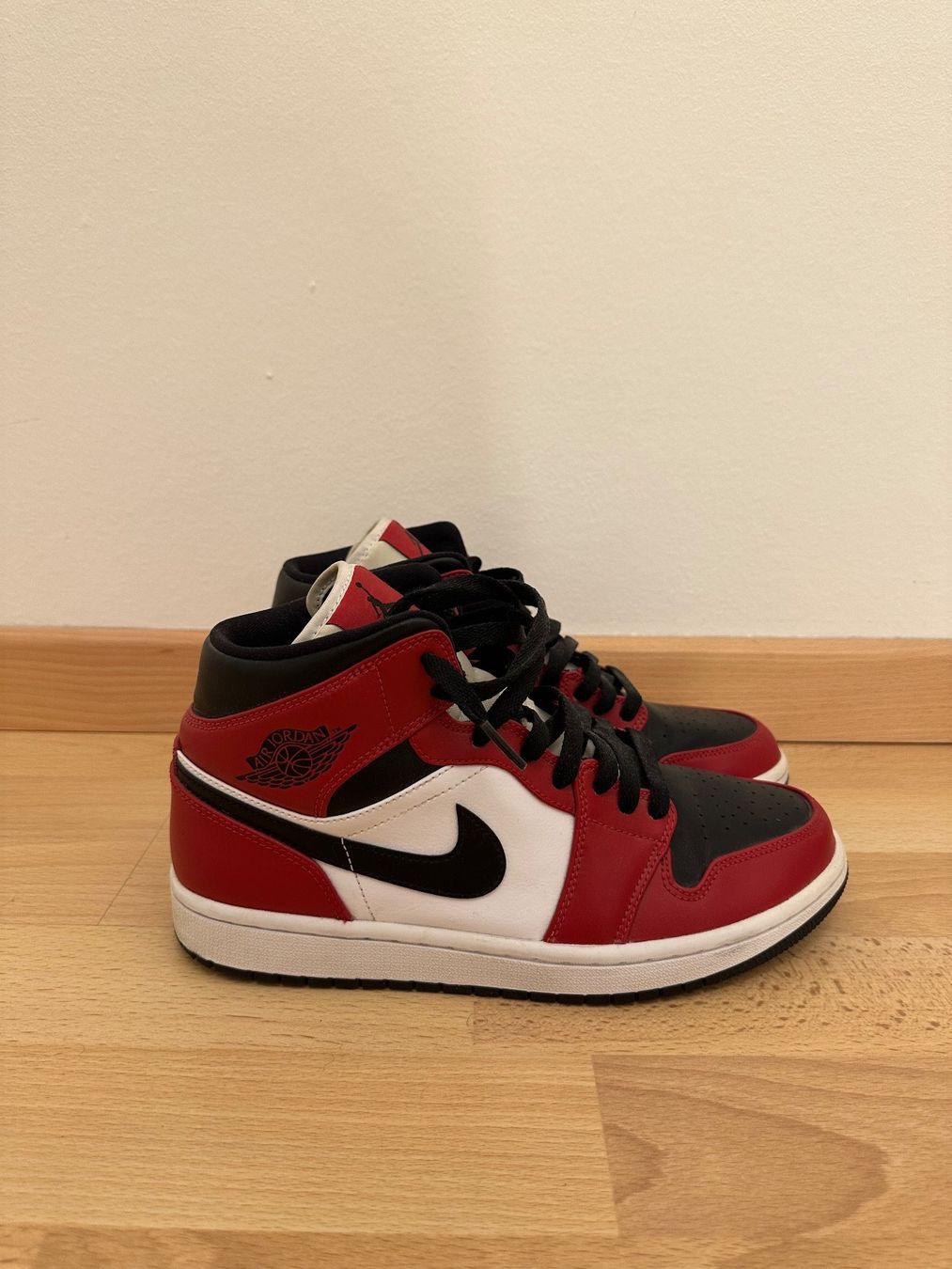 Herrenschuhe: Jordan 1 Mid Chicago Toe – Gebraucht aus Wallisellen von catiiaa