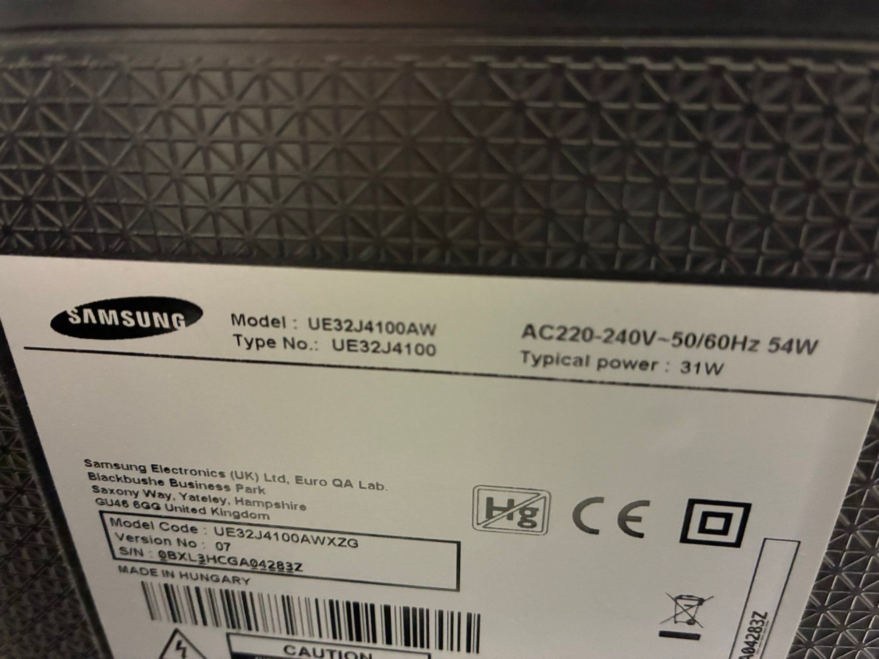 Fixations: Mobiler TV-Ständer mit Samsung-TV – D'occasion à Tafers par EasyRicardo64 2