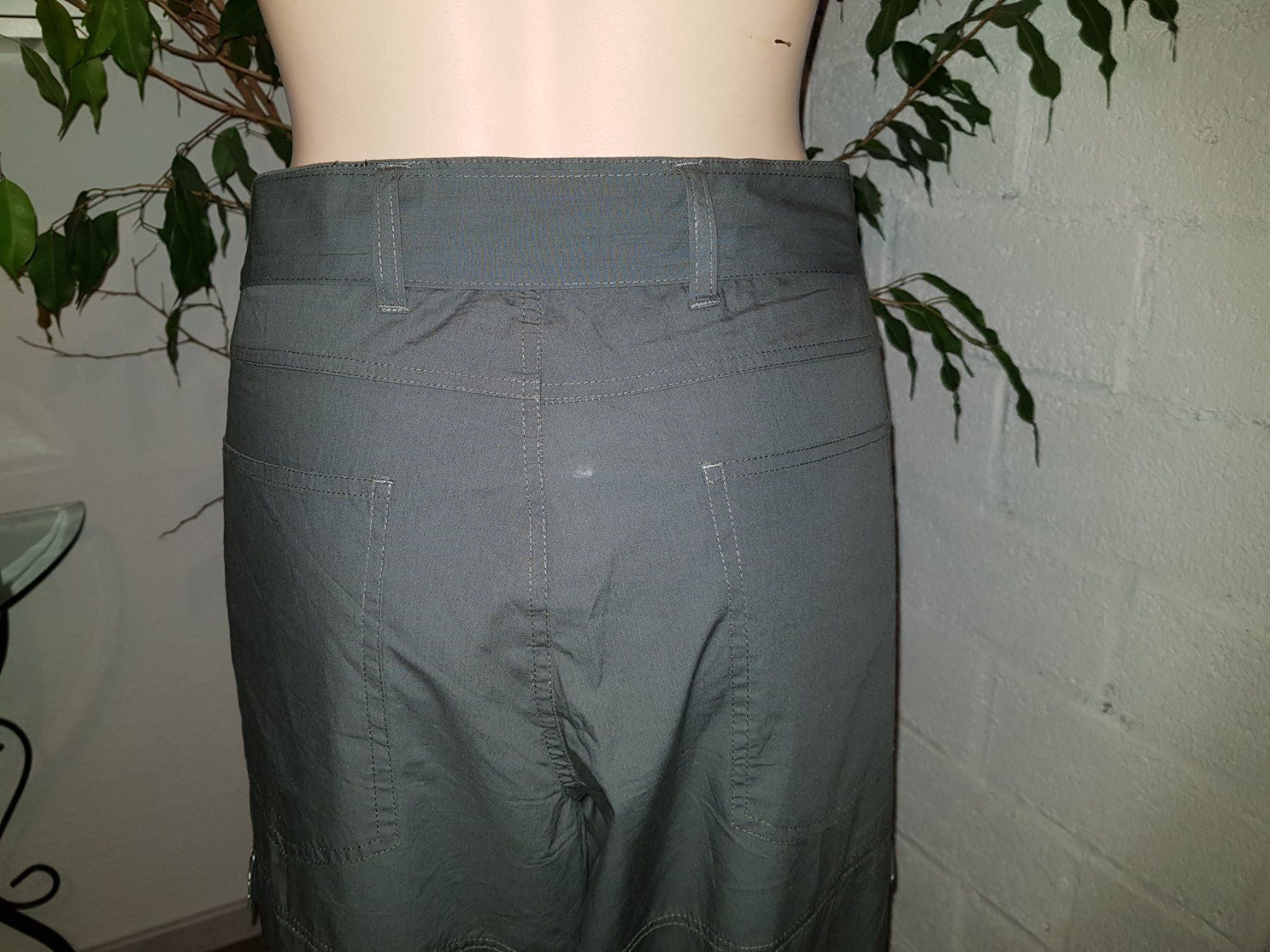 Hosen: RAINBOW Pantalon / Hose taille / Grosse 48 EUR – Gebraucht aus Cossonay-ville von Super-Price-Quality 7