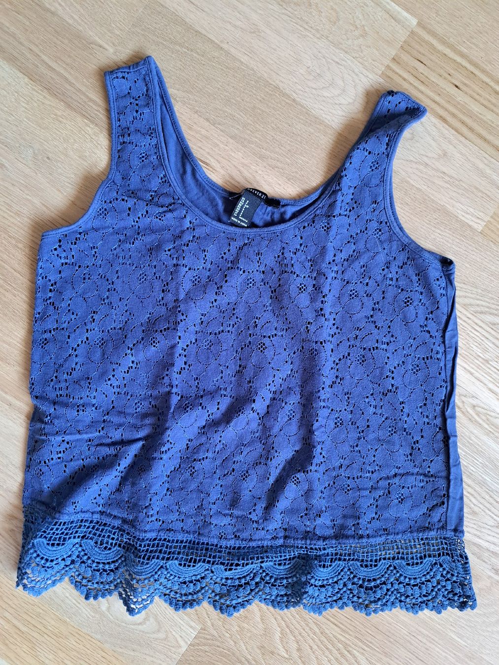Tops: Forever 21 Top - size S – D'occasion à Taverne par SelenaR.