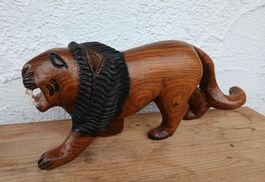 Magnifique sculpture de lion en bois 