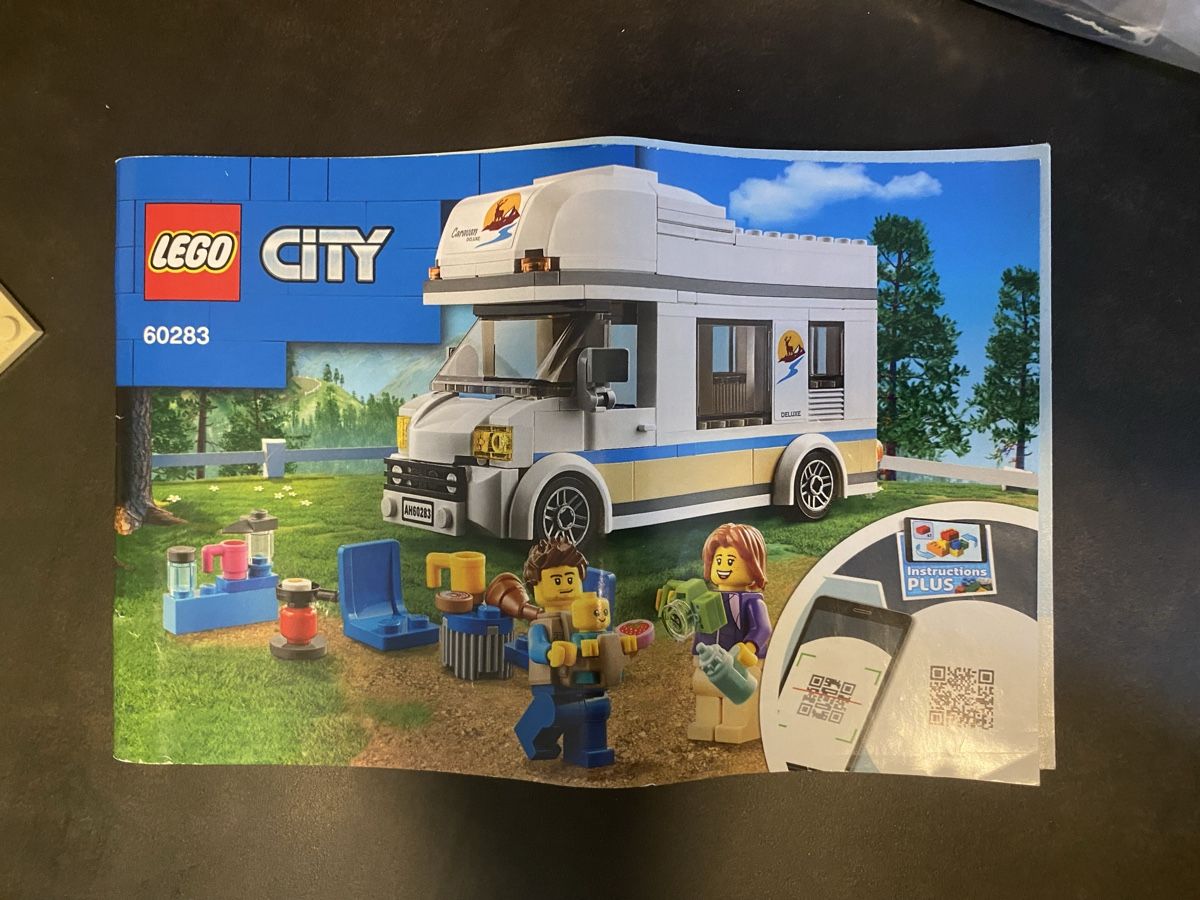 Lego Kit di costruzioni: LEGO City 60283 Camping-Car – Usato da Baden venduto da matlachia