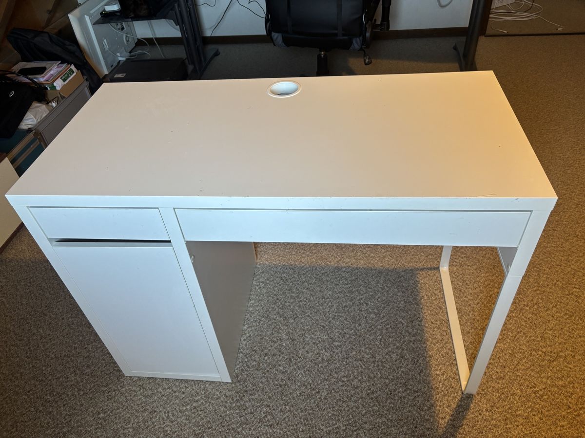 Ikea Schreibtische: Ikea MICKE Schreibtisch / Basteltisch – Gebraucht aus Elgg von nadja_222