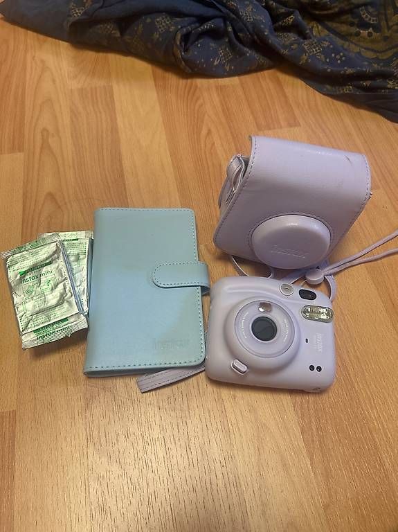 Kamera: Instax mini 11 mit Zubehör – Gebraucht aus Lupfig von yas_vsb2