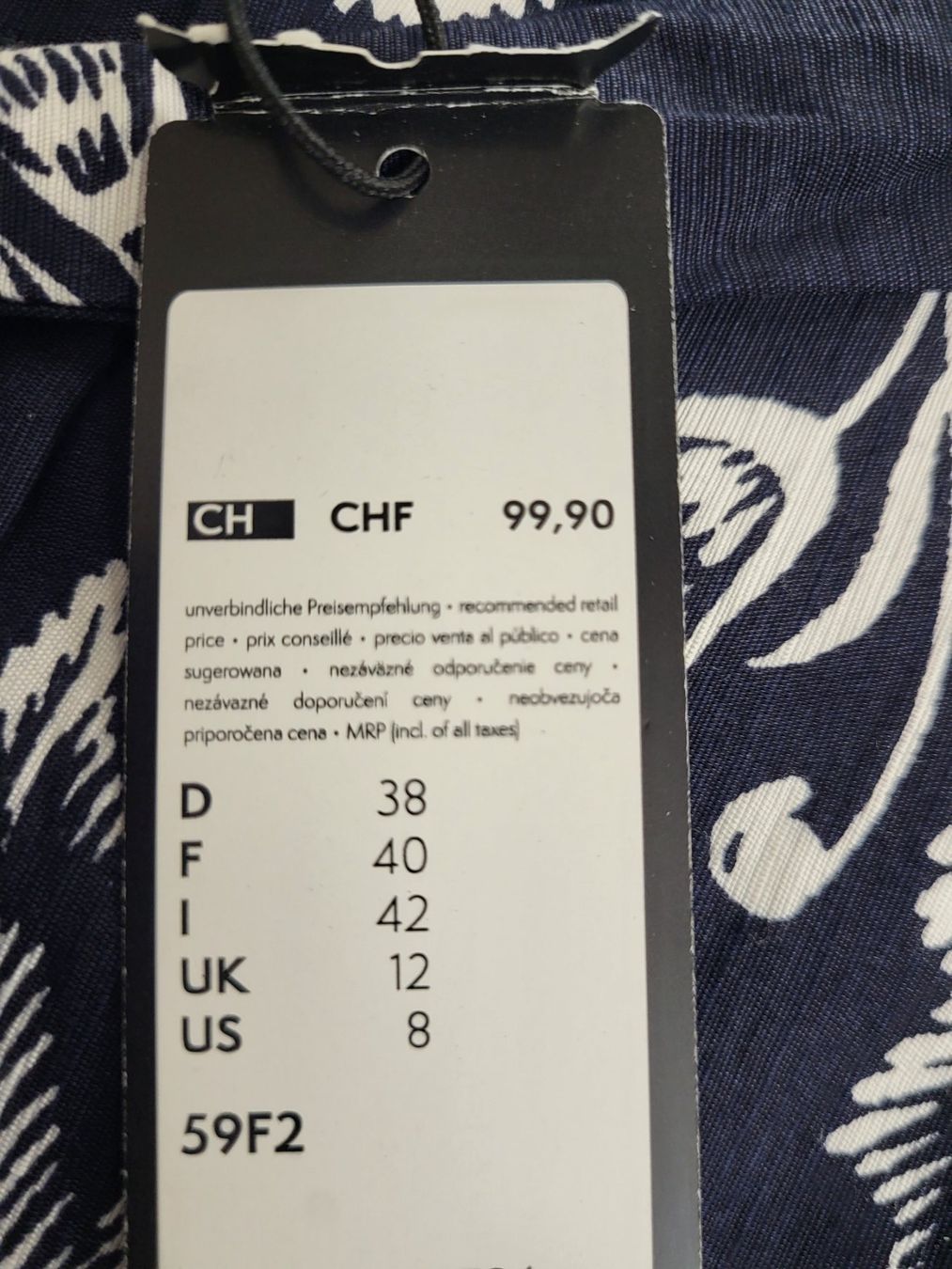 Comma Hosen: COMMA Bermuda,Neu,Gr.38,24.90 statt 99.90 – Neu und originalverpackt aus Avenches von FashionFactoryOutlet 2
