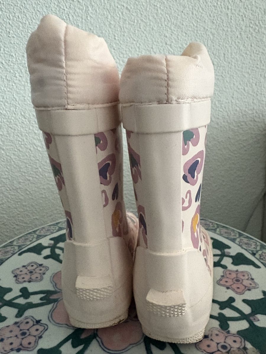Scarpe per ragazzi: Gummistiefel mit Herzmuster Grösse 20 – Usato da Zürich venduto da Anushka86 5
