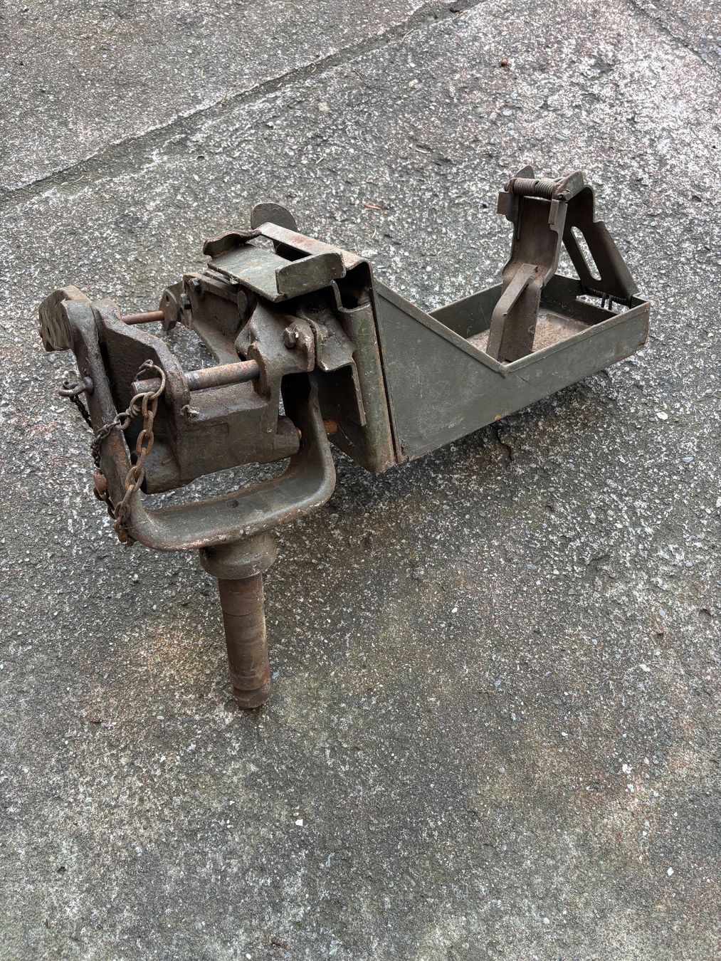 Armi bianche: Cradle M2HB für Geschützring GMC US WWII .30 oder .50 – Usato da Neuenhof venduto da redballexpress 4